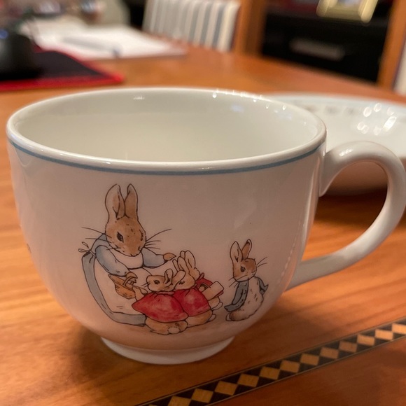 Wedgwood Peter Rabbit 100th Anniversary 1893-1993 teacup and saucer England - Picture 3 of 6